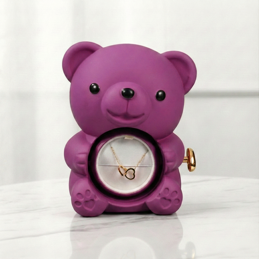 Medvídek s věčnou růží a náhrdelník s vlastními jmény