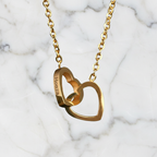 Dárková krabička s věčnou růží a náhrdelník s vlastními jmény