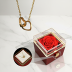 Dárková krabička s věčnou růží a náhrdelník s vlastními jmény