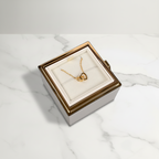 Dárková krabička s věčnou růží a náhrdelník s vlastními jmény