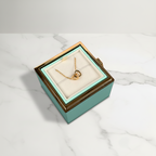 Dárková krabička s věčnou růží a náhrdelník s vlastními jmény